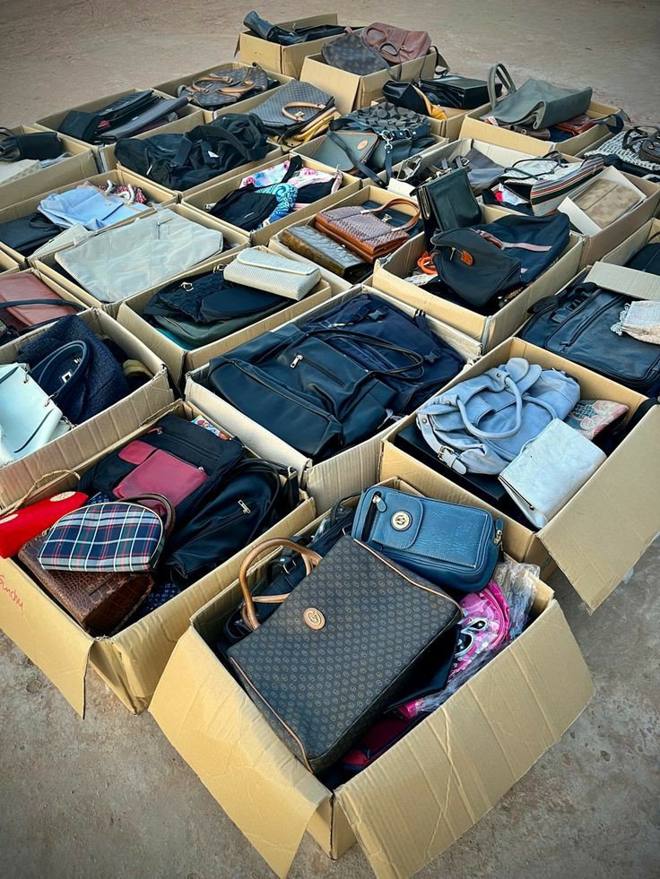 Woman bags & purse pallets