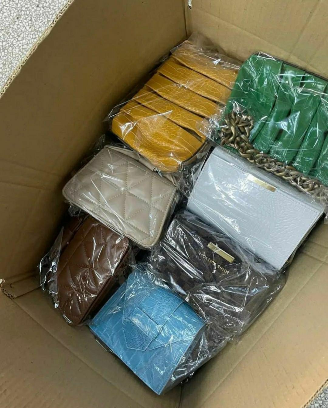 Woman bags & purse pallets