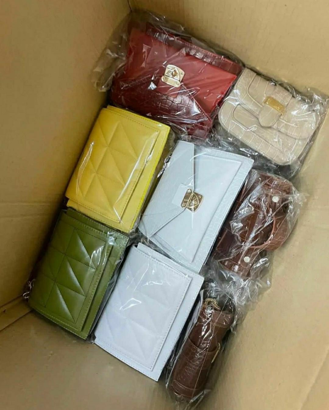 Woman bags & purse pallets